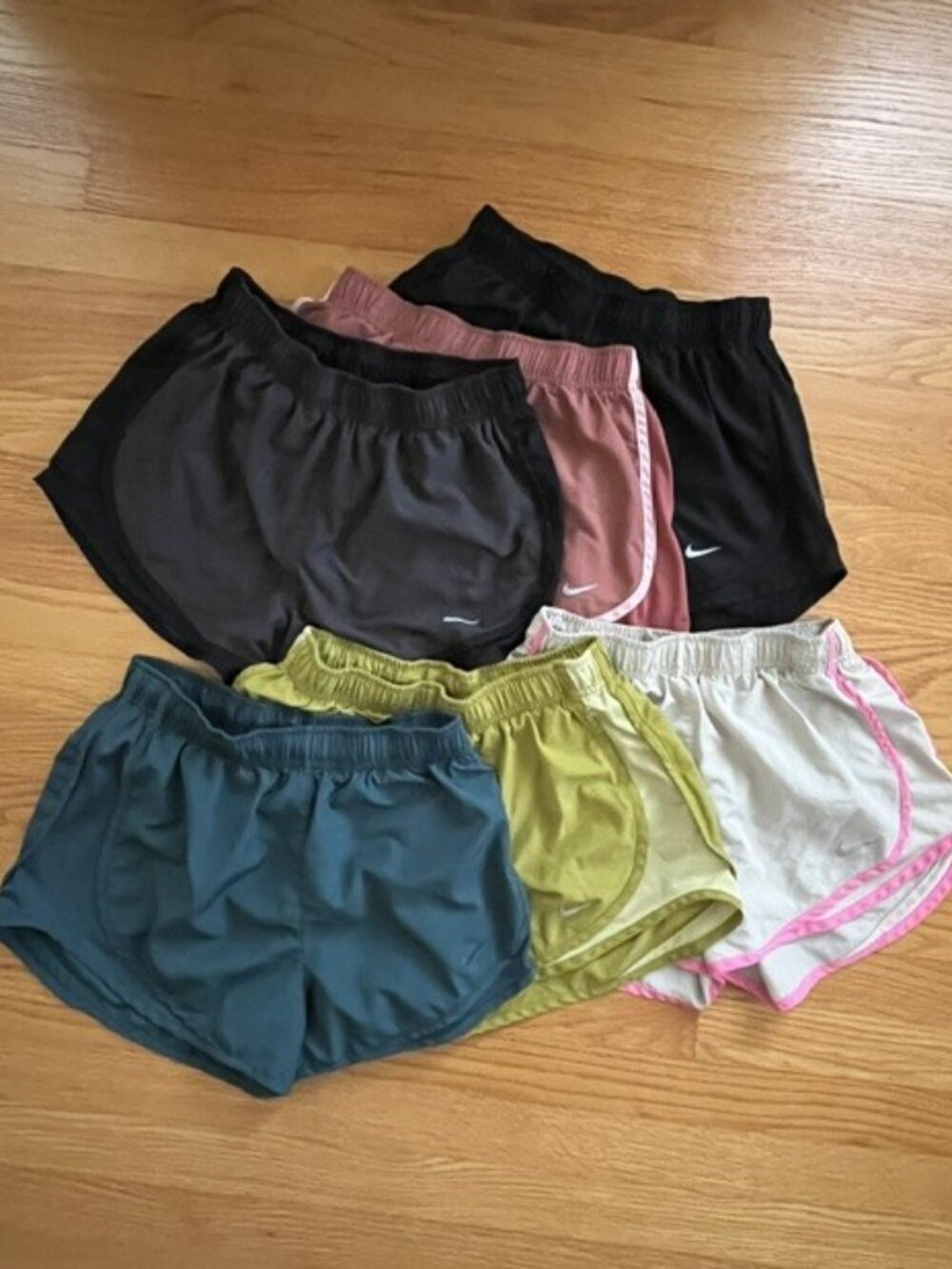 (6) Nike Dri-Fit Tempo Shorts, Size S